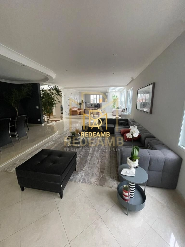 Casa para Locação com 5 dormitórios e 570m²  Mobiliada no Condomínio Melville em Alphaville/SP
