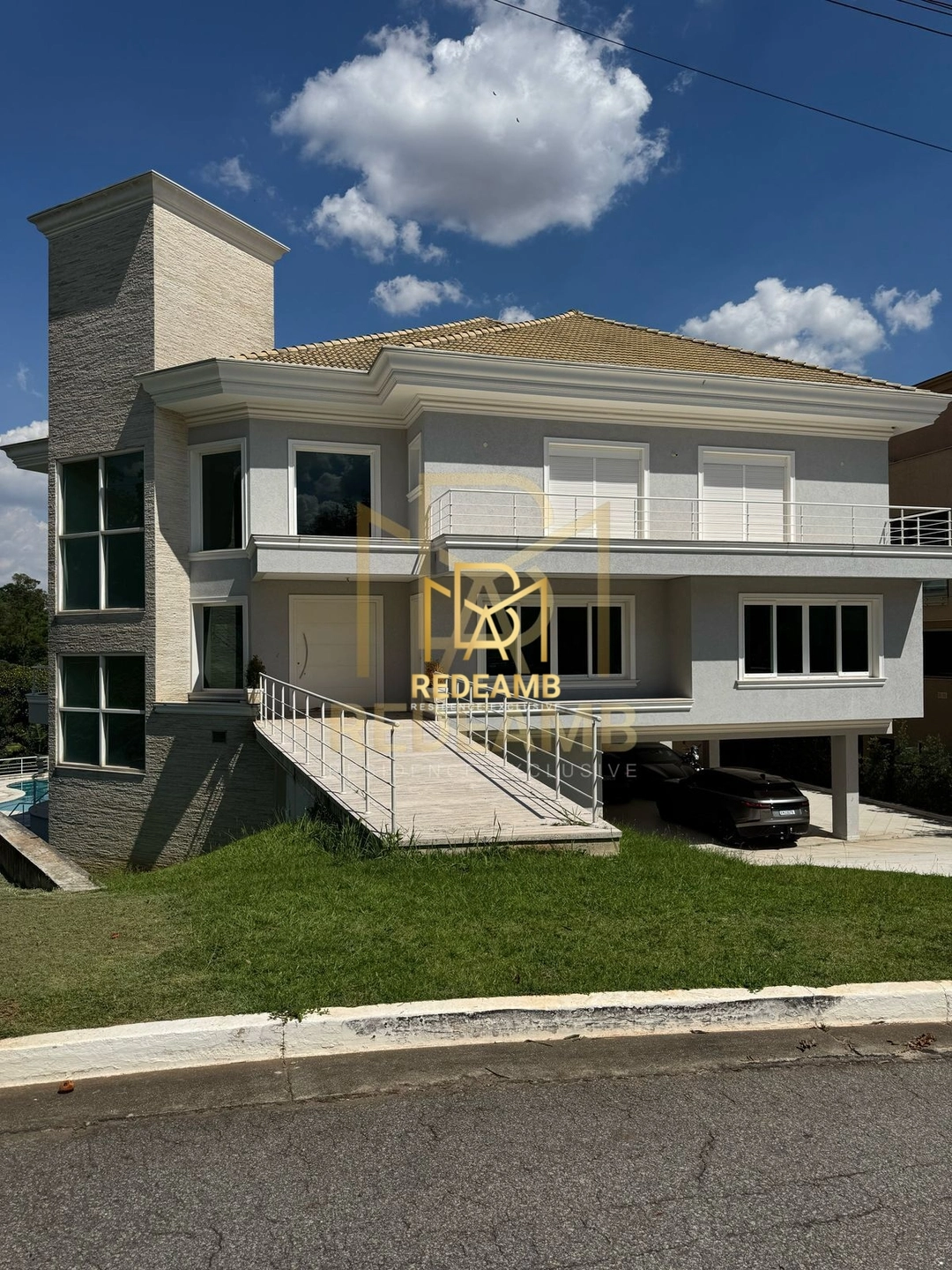 Casa de Alto Padrão para Locação Residencial Tamboré 2 com 1500m2 de área construída e 6 Suítes em Alphaville