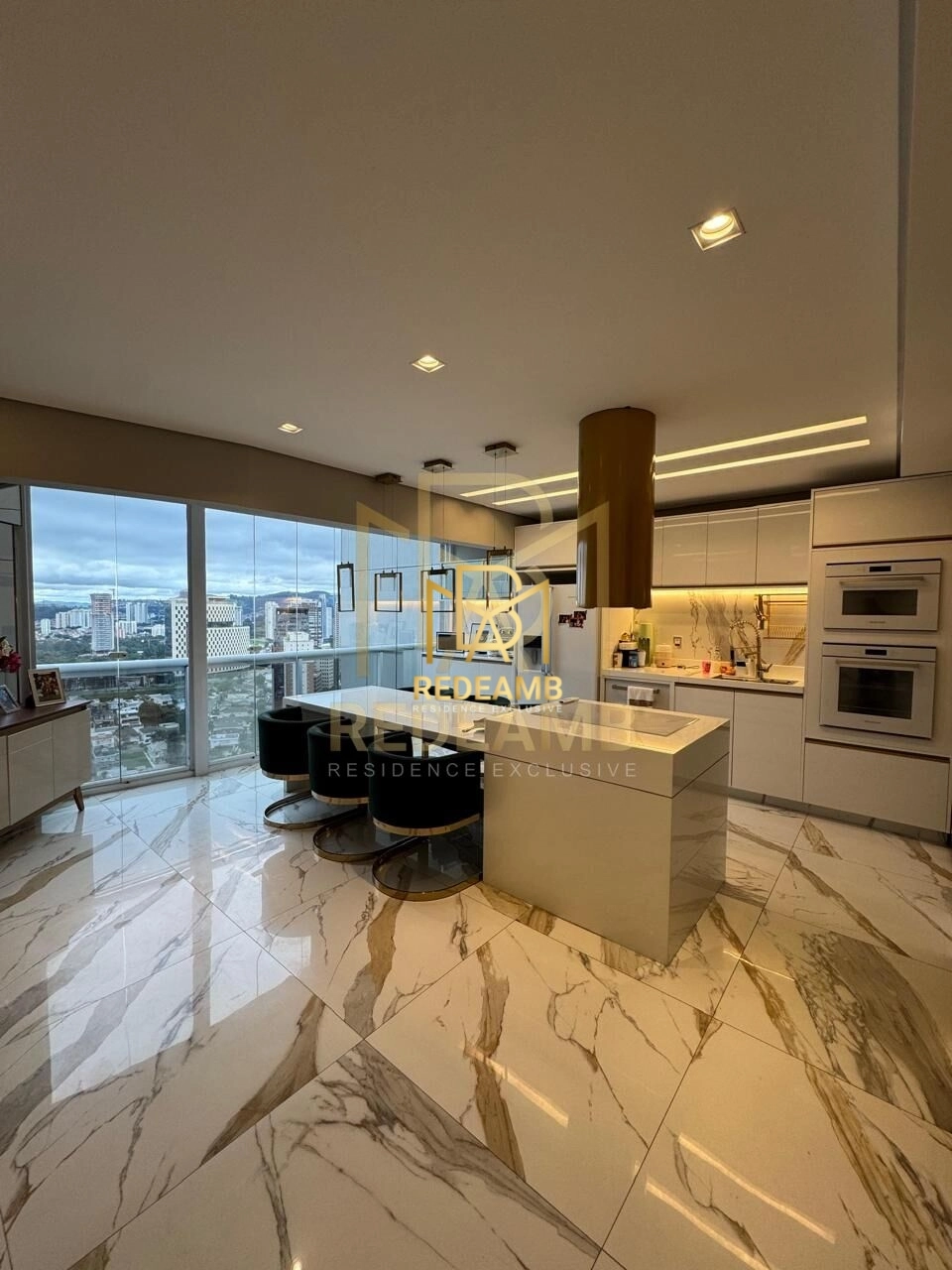 Cobertura Triplex Mobiliada a Venda com 169m2 no Condomínio Novare em Alphaville - 18 do Forte  Barueri/SP
