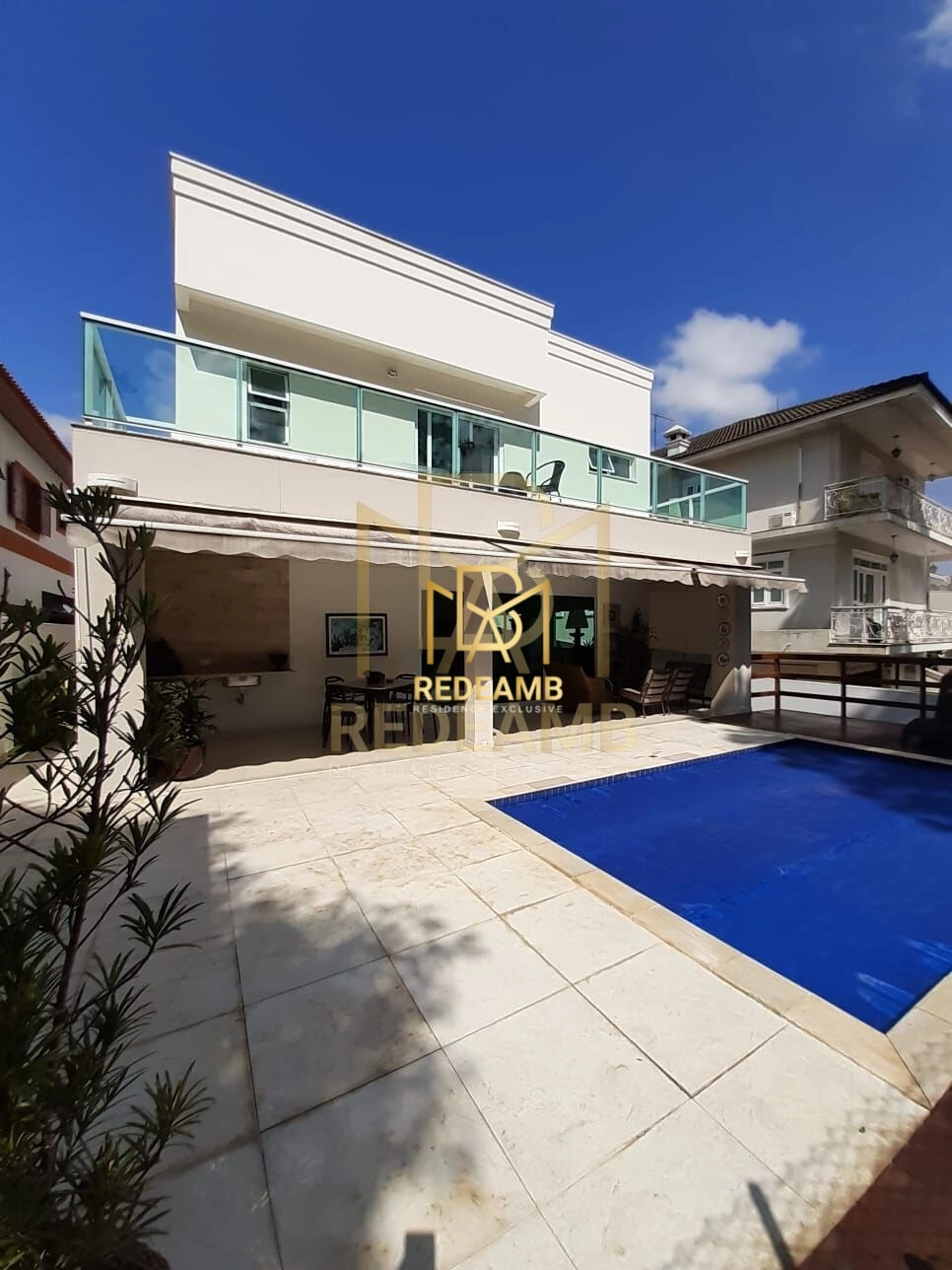 Casa Alto Padrão com 383,25m², 05 dormitórios sendo 03 suítes no Residencial 9 - Alphaville - Santana de Parnaíba-SP