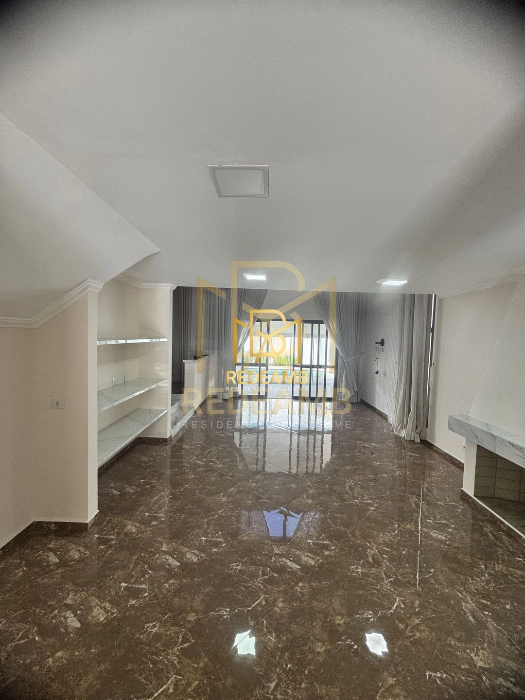 Casa para Locação com 4 dormitórios no Residencial 4 em Alphaville - Santana de Parnaíba