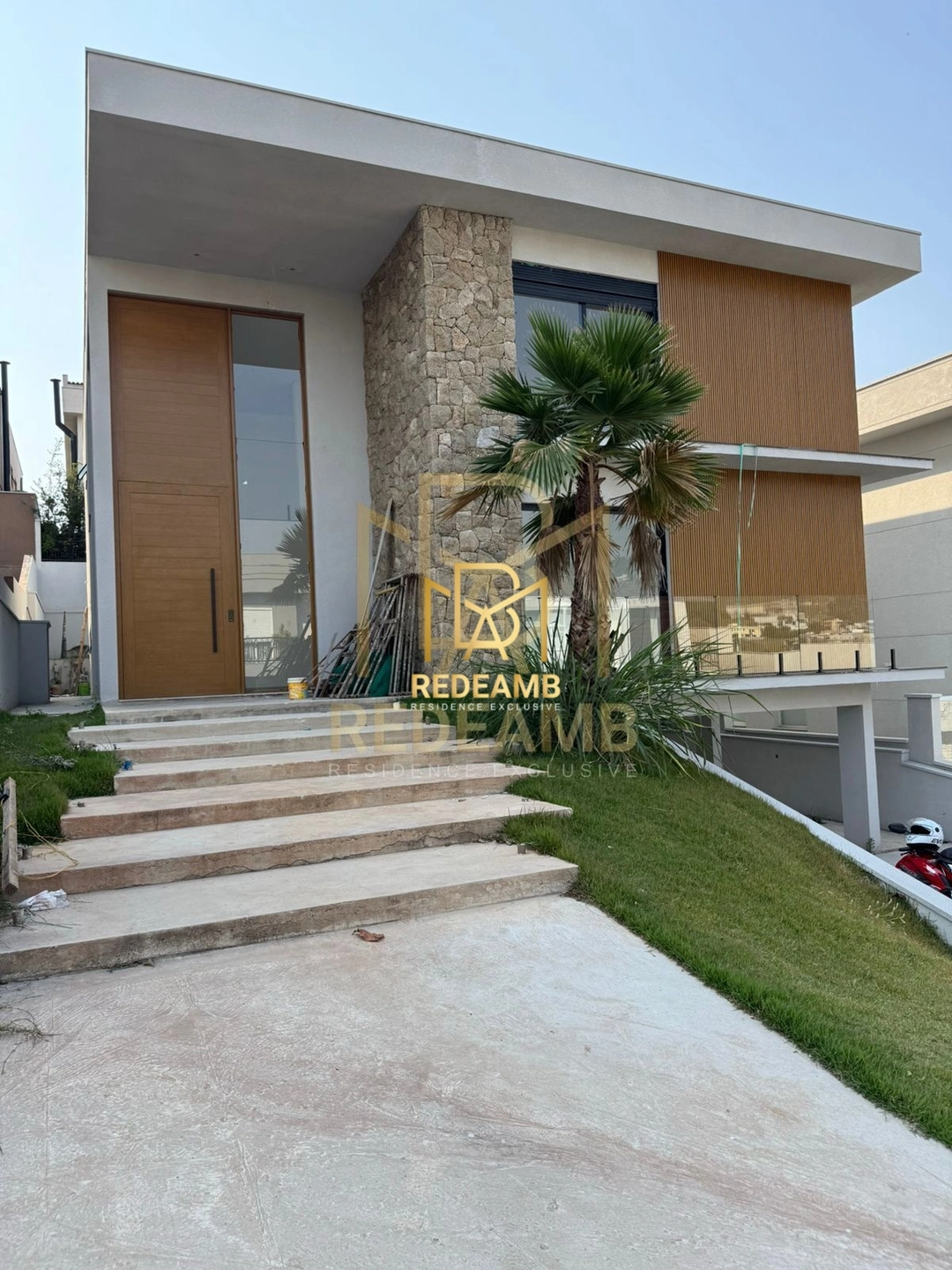 Casa Alto padrão com 4 suítes, piscina de borda infinita e elevador no Tamboré 11