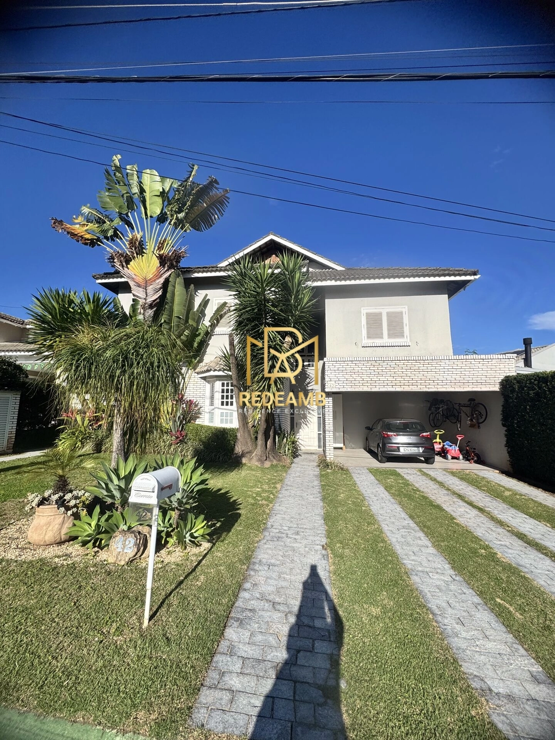 Casa de Alto Padrão para Locação com 3 Suítes com Closet no Residencial 4 em Alphaville - Santana de Parnaíba