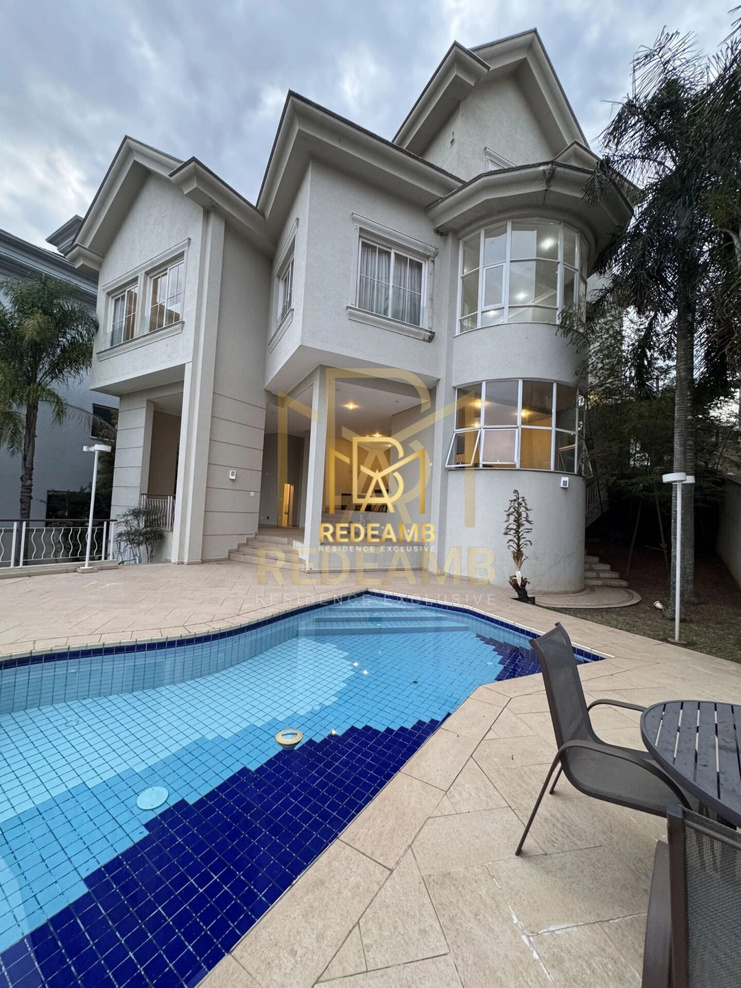 Casa Alto Padrão para Locação no Tamboré 2 com 5 Suítes sendo 1 Master , Santana de Parnaíba/SP