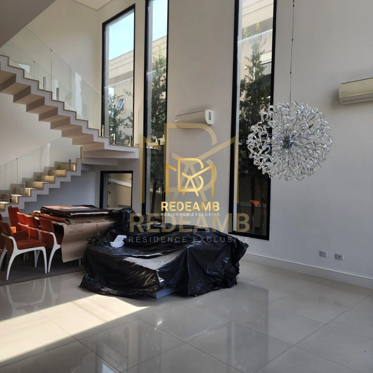 Casa Alto Padrão a Venda com  440m² e 04 suítes  - Condominio New Ville - Bairro Suru - Santana de Parnaíba/SP