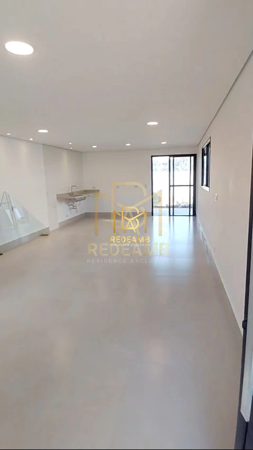 Casa Padrão com 110 m2 , 03 dormitórios, sendo  01 suíte no Condominio Nova Jaguari - Santana de Parnaíba/SP