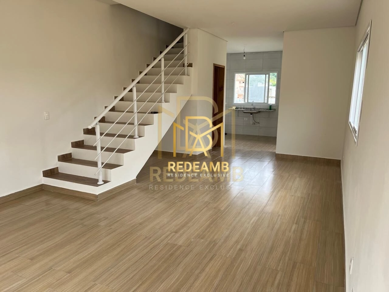 Casa Sobrado  com 150 m², 03 dormitórios, sendo 01 suíte - Condomínio Nova Jaguari  - Santana de Parnaíba/SP
