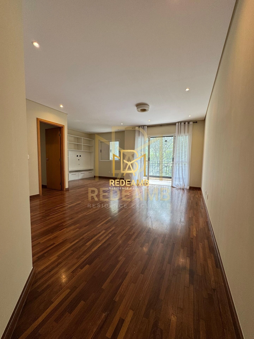 Apartamento Alto Padrão no Condomínio Bosques Tamboré, Santana de Parnaíba/SP