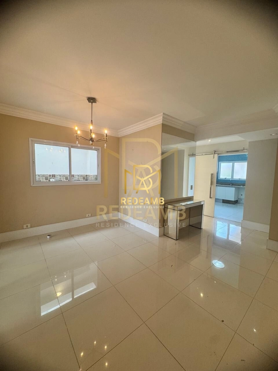 Casa Alto Padrão com 159m², 03 dormitórios, sendo 01 suíte - Condomoinio Residencial Tambore 4 - Santana de Parnaíba/SP