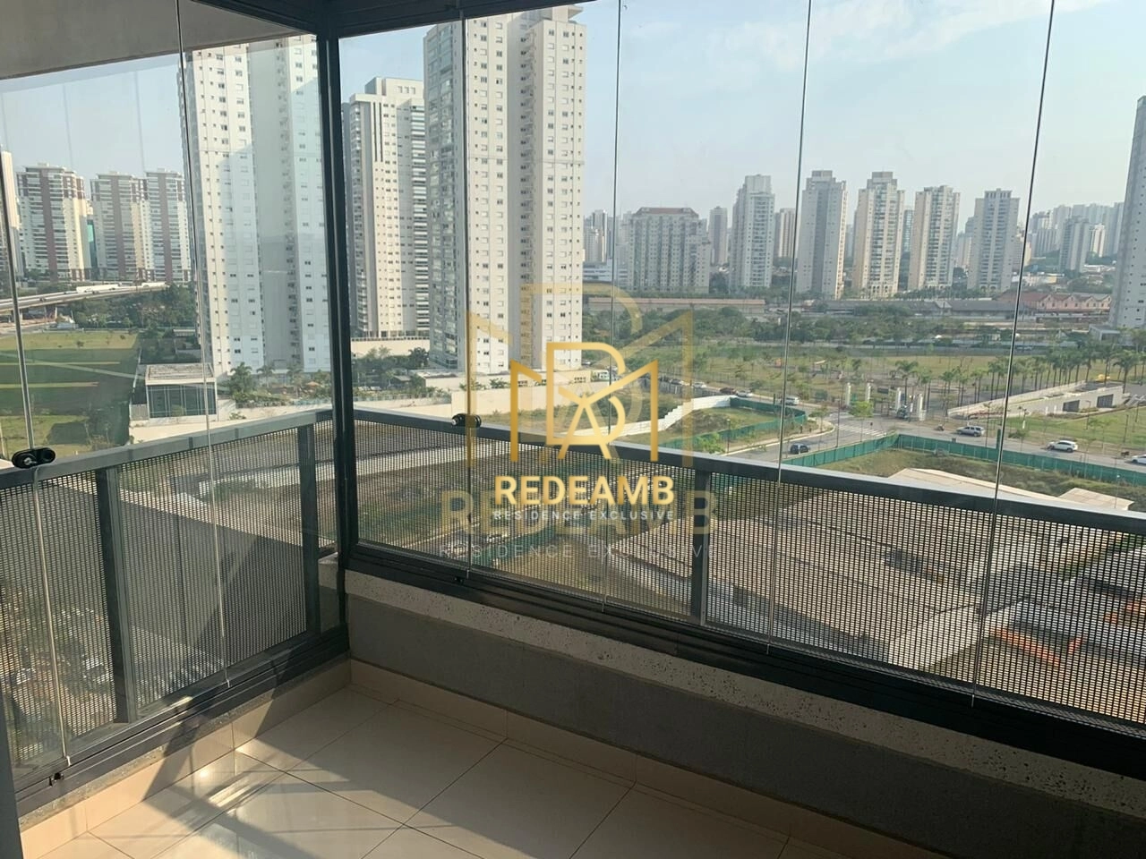 Apartamento de alto padrão, mobiliado, com 2 dormitórios,  1 suíte – pronto para morar!