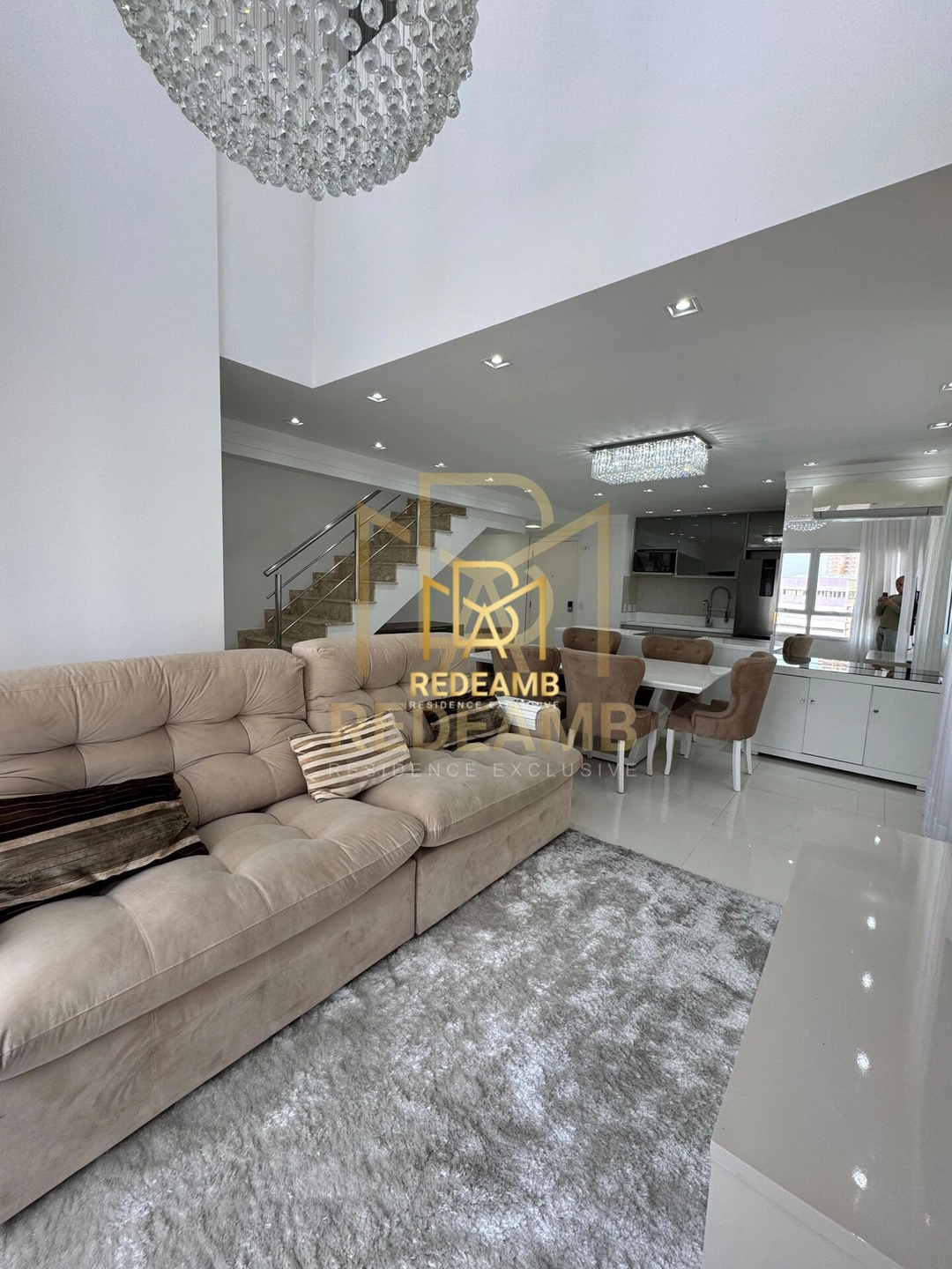Apartamento Duplex Mobiliado com Pé direito Duplo no Condomínio Alpha Park, Barueri/SP