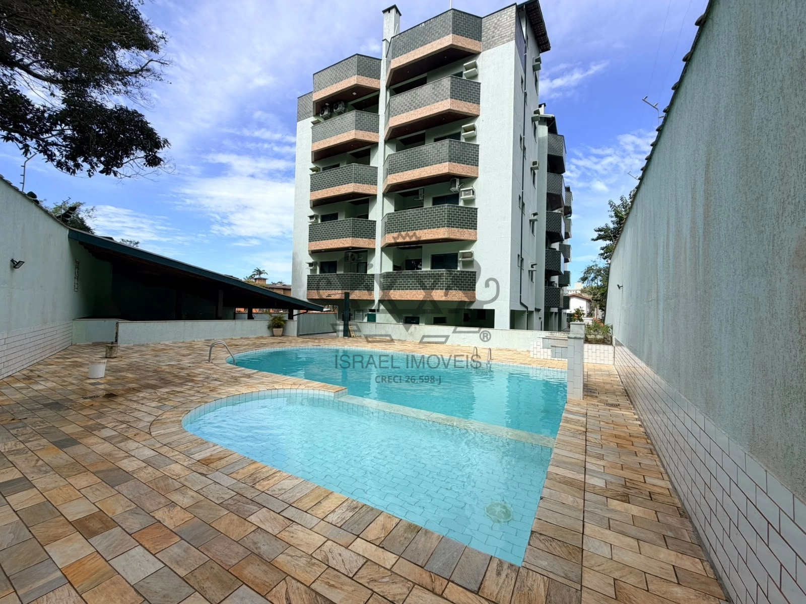 Apartamento à venda a 400m da Praia Grande, Ubatuba, SP