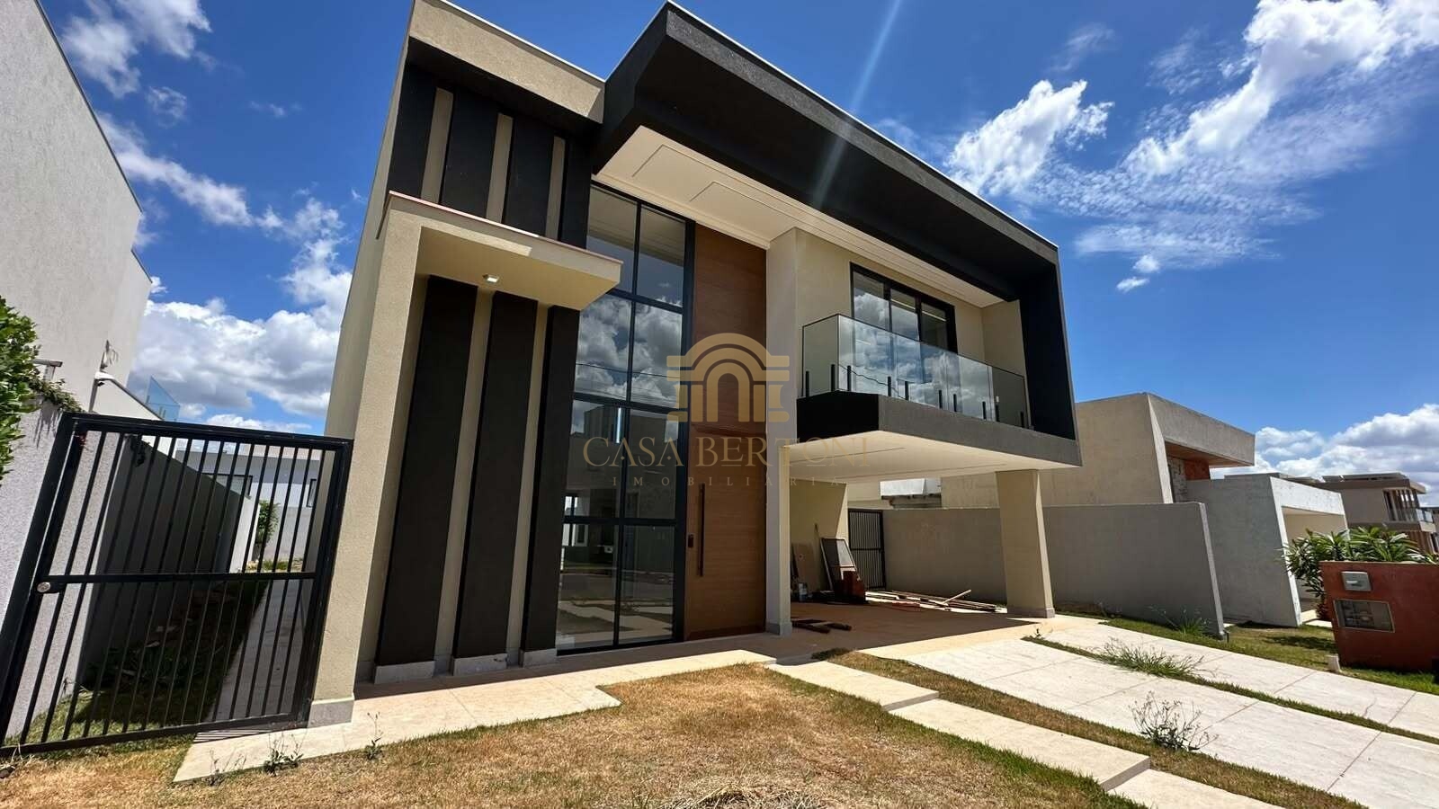 CASA ALTO PADRÃO TORORO JARDIM BOTANICO 4 QUARTOS FINANCIAMENTO PERMUTA VARANDA PISCINA AQUECIDA 