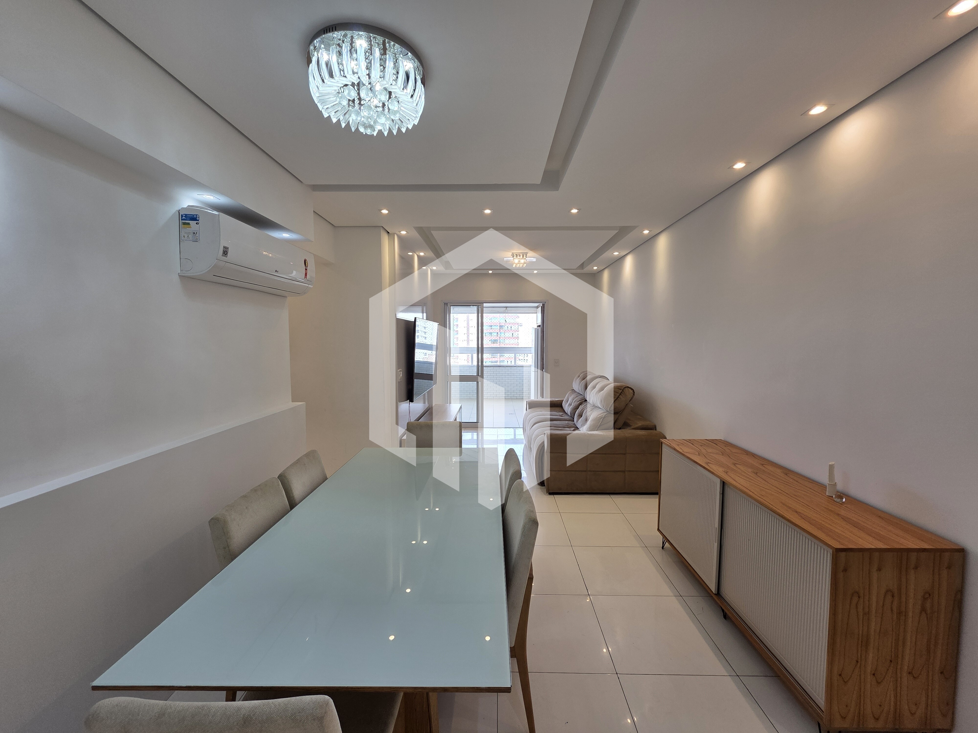 Apartamento de 3 quartos com 2 suítes, piscina aquecida e varanda gourmet no Boqueirão, Praia Grande
