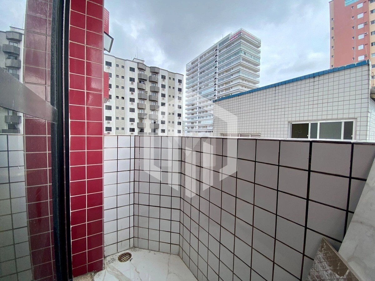 Apartamento de 55m² no Canto do Forte, próximo à praia e com vaga de garagem