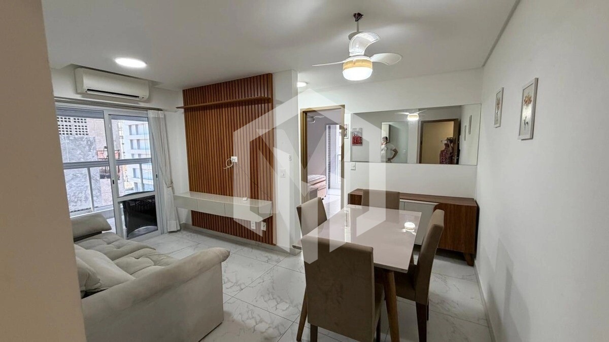 Apartamento de 1 suíte com sacada envidraçada e churrasqueira na Praia Grande