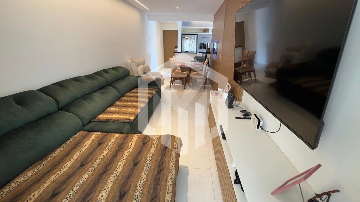 Apartamento de 2 dormitórios com suíte e vista frontal em Praia Grande