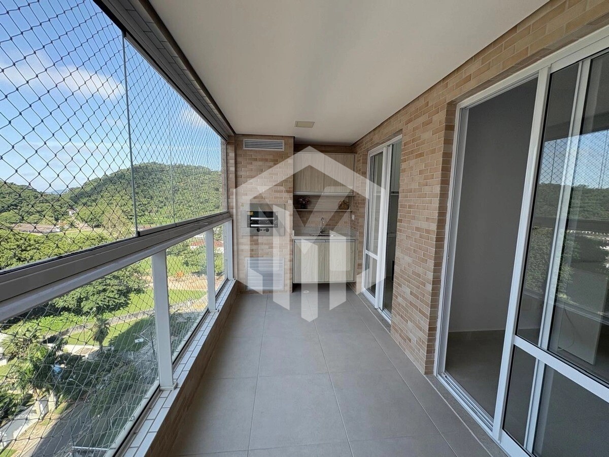 Apartamento de 77m² no Canto do Forte, a 200m da praia, com 2 dormitórios, suíte e lazer completo