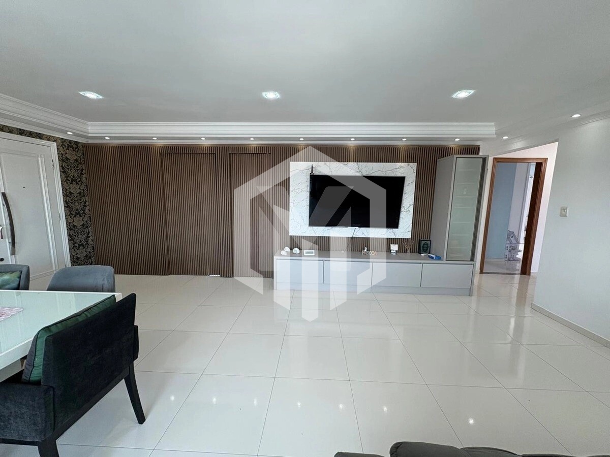 Apartamento de 3 suítes, 170m², varanda com vista, churrasqueira, 3 vagas em Praia Grande-SP