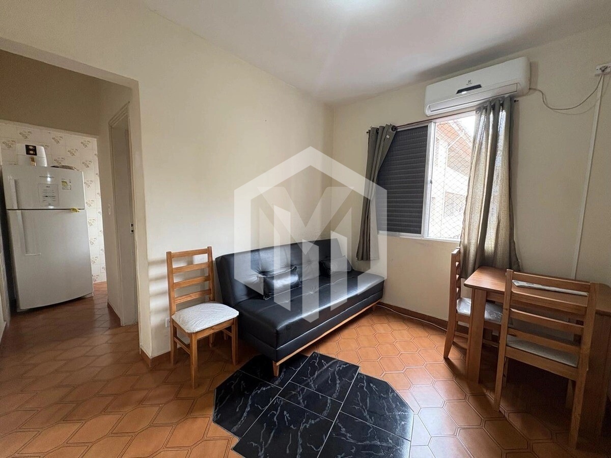 Apartamento de 38m² com vaga na Guilhermina por R$220 mil