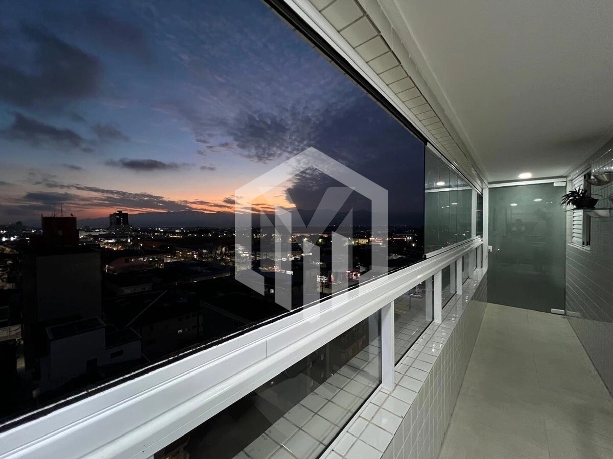 Apartamento mobiliado de 72m² na Guilhermina, 2 dormitórios e vaga de garagem