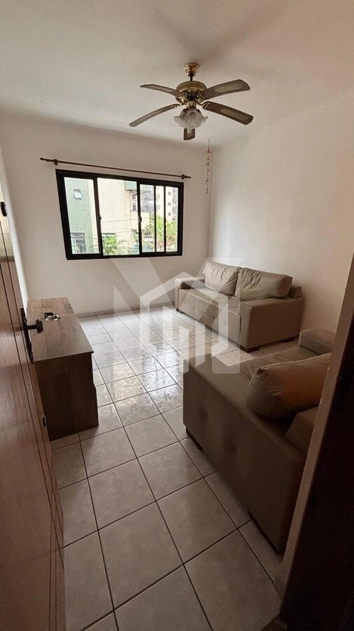Apartamento mobiliado de 1 dormitório a 3 quadras da praia no Boqueirão, pronto para morar