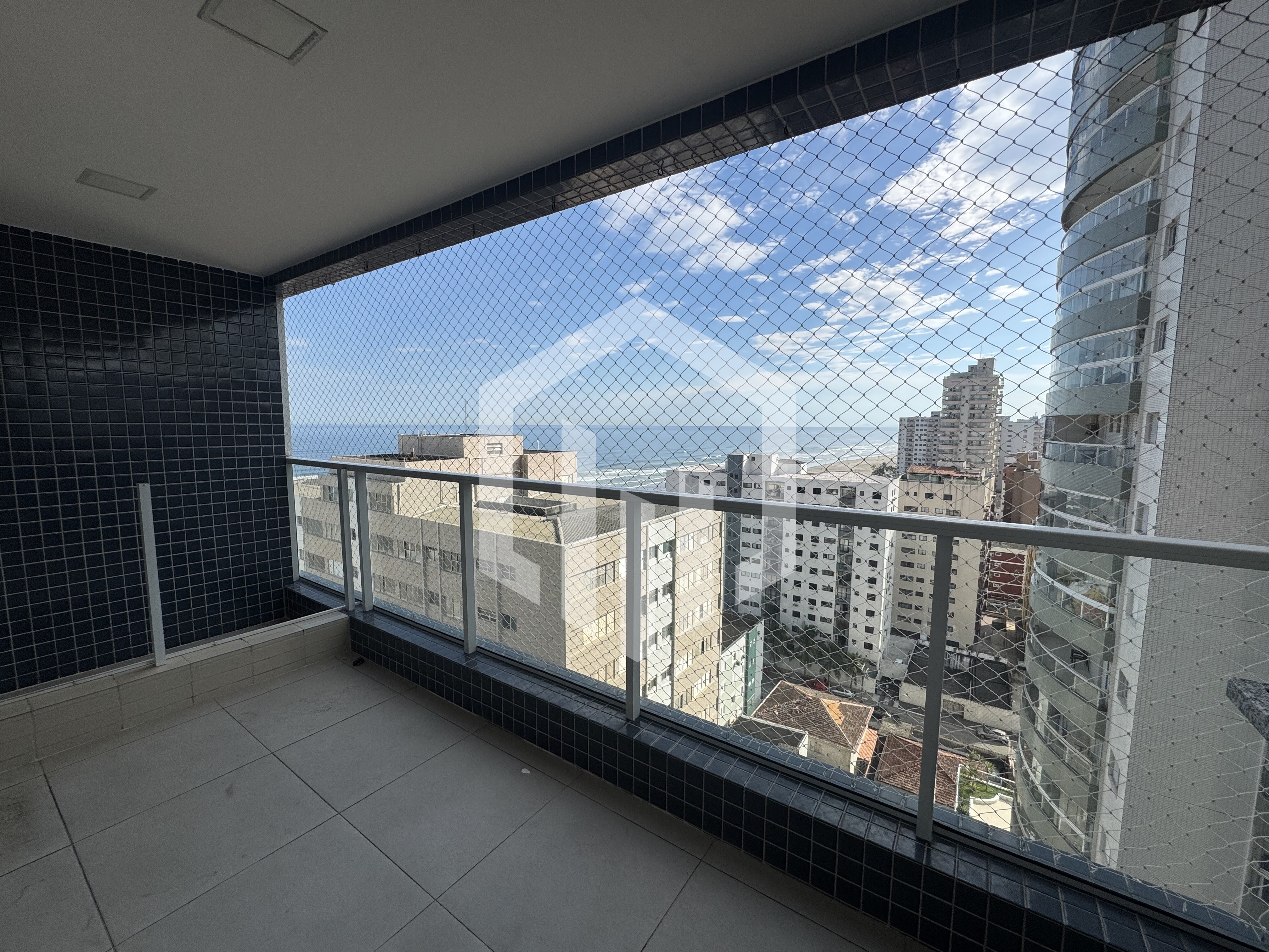 Apartamento com 2 suítes, varanda gourmet, piscina, aceitando pets na Aviação, Praia Grande-SP