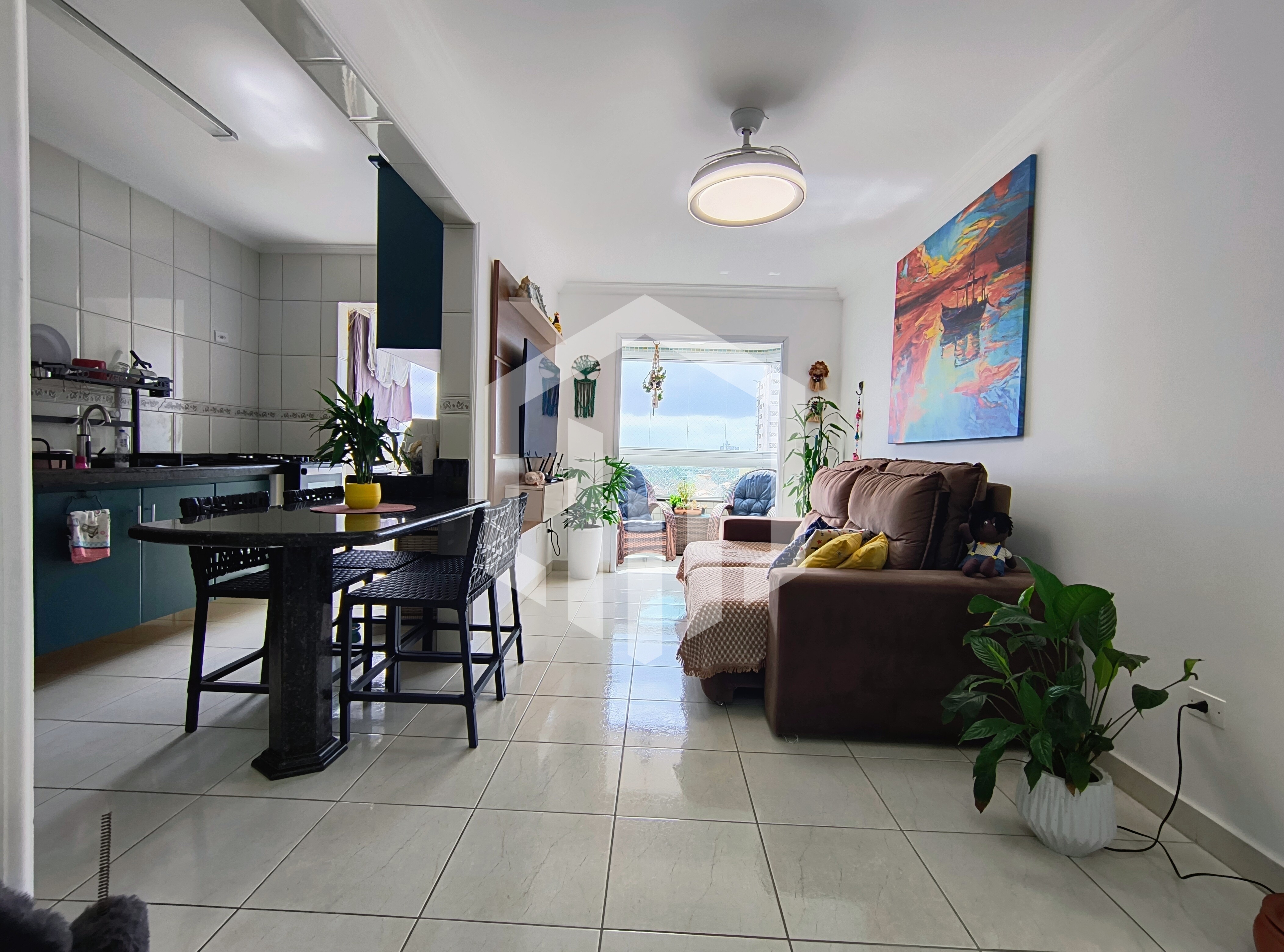 Apartamento com 2 quartos, suíte, piscina e churrasqueira na Caiçara, Praia Grande SP
