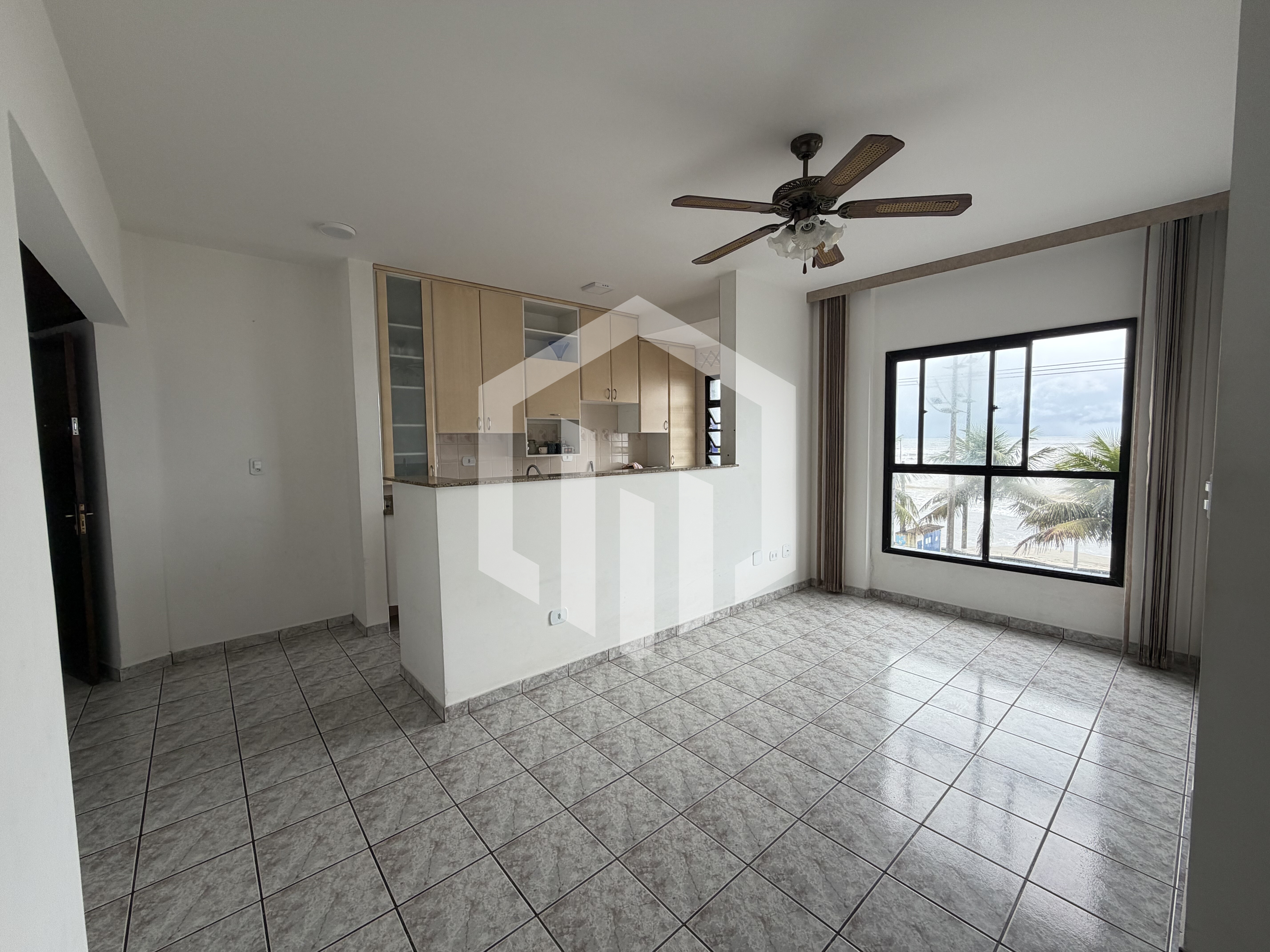 Apartamento à venda no Solemar frente mar, Praia Grande, 1 quarto, 1 vaga