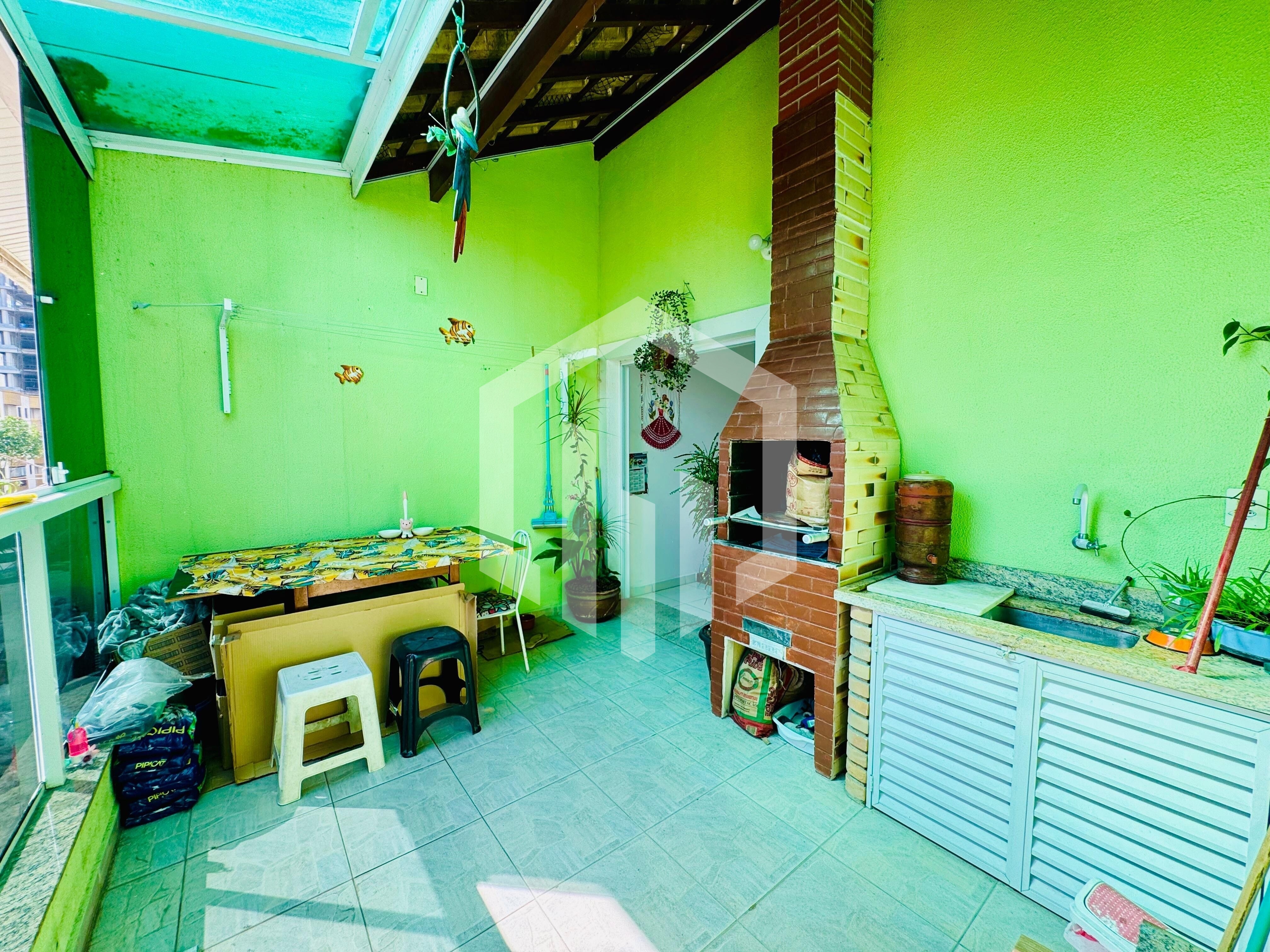 Casa à venda na Aviação, Praia Grande, com 3 quartos, suíte, churrasqueira e varanda gourmet