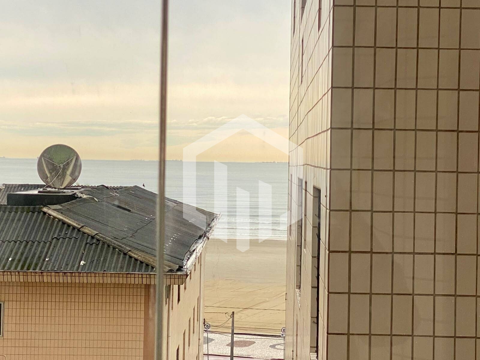 Apartamento na Guilhermina Apenas 50m da praia