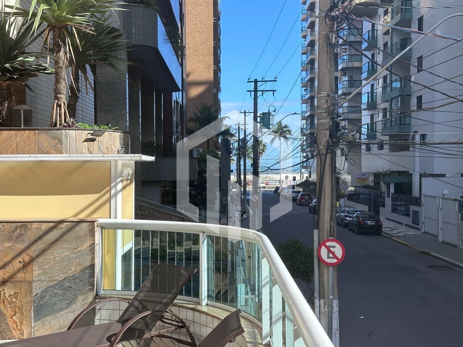 Apartamento de 3 suítes com vista livre para o mar a 100m da praia em Canto do Forte, Praia Grande-S