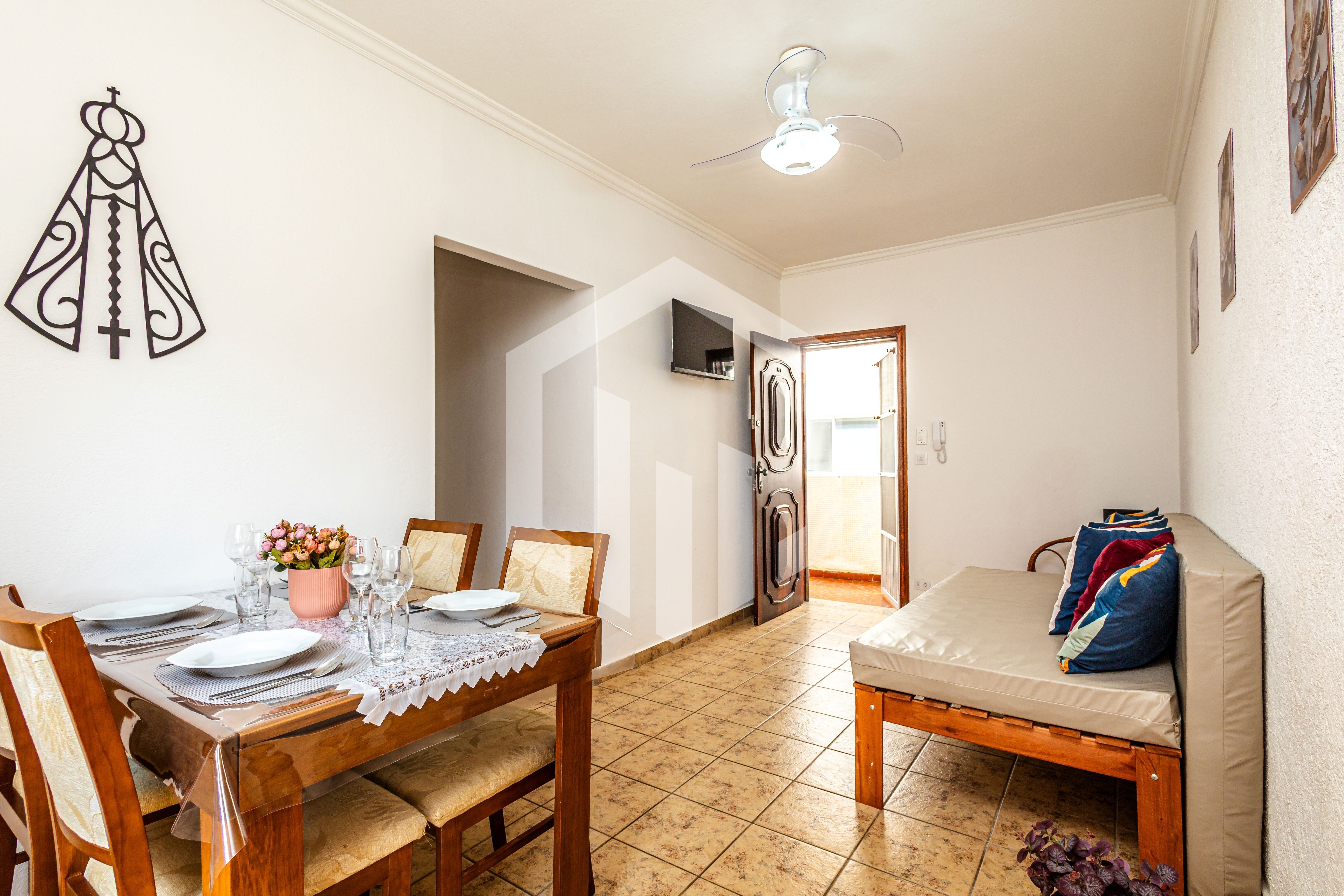 Apartamento mobiliado de 43m² no Canto do Forte, Praia Grande SP
