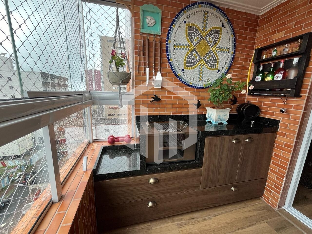 Apartamento na Ocian apenas 350m da praia