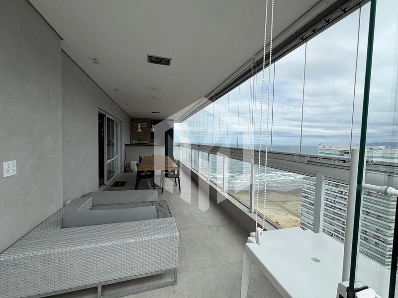 Cobertura de 358m² com vista mar, piscina privativa e 4 dormitórios no Canto do Forte, Praia Grande