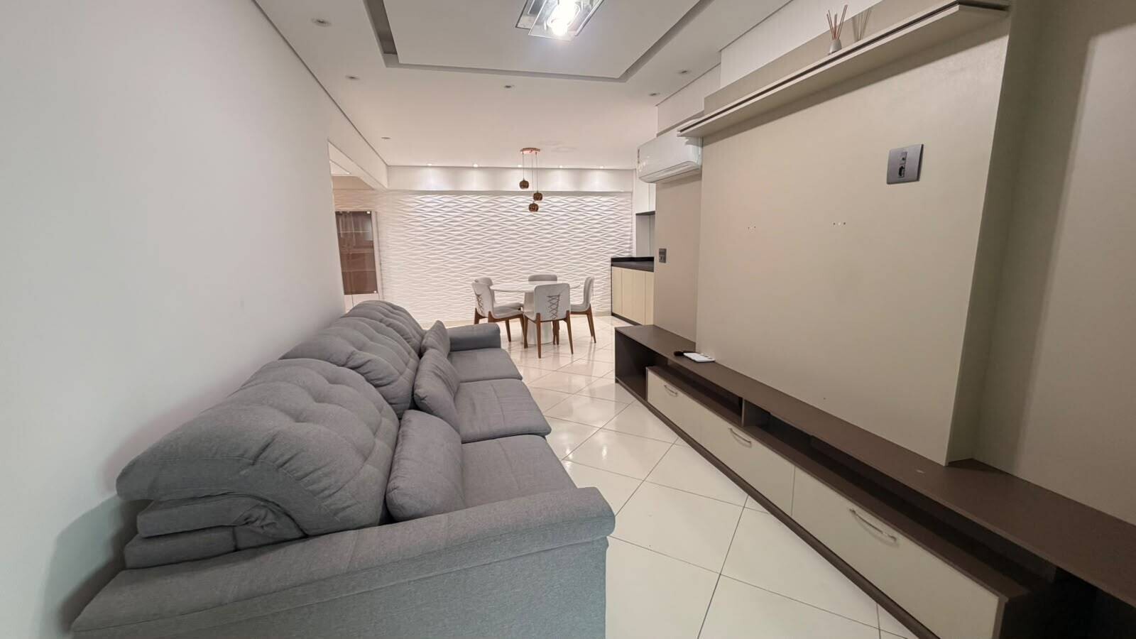 Apartamento de 3 suítes, varanda gourmet, piscina e 2 vagas no Ocian, Praia Grande, por R$ 6.500