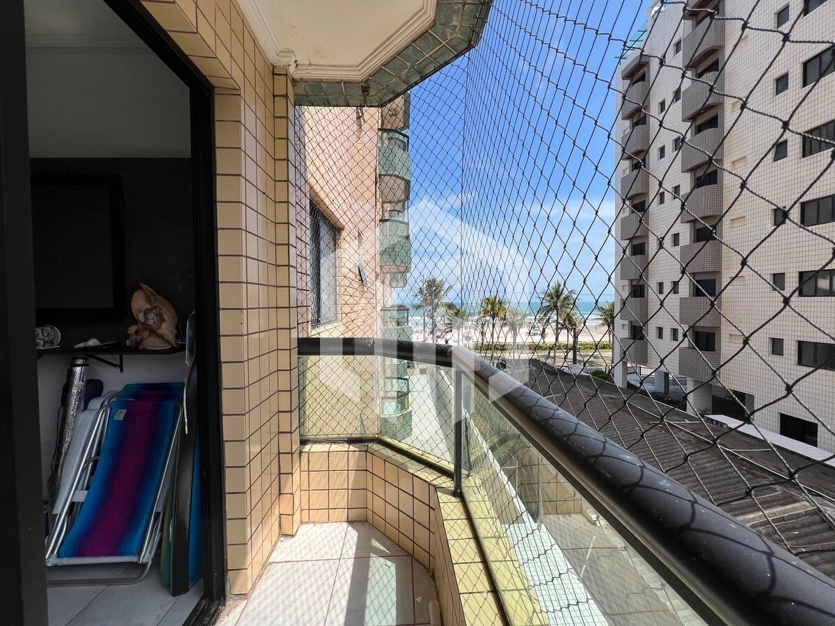 Apartamento de 1 dormitório com sacada, perto da praia e comércio no Jardim Real, Praia Grande