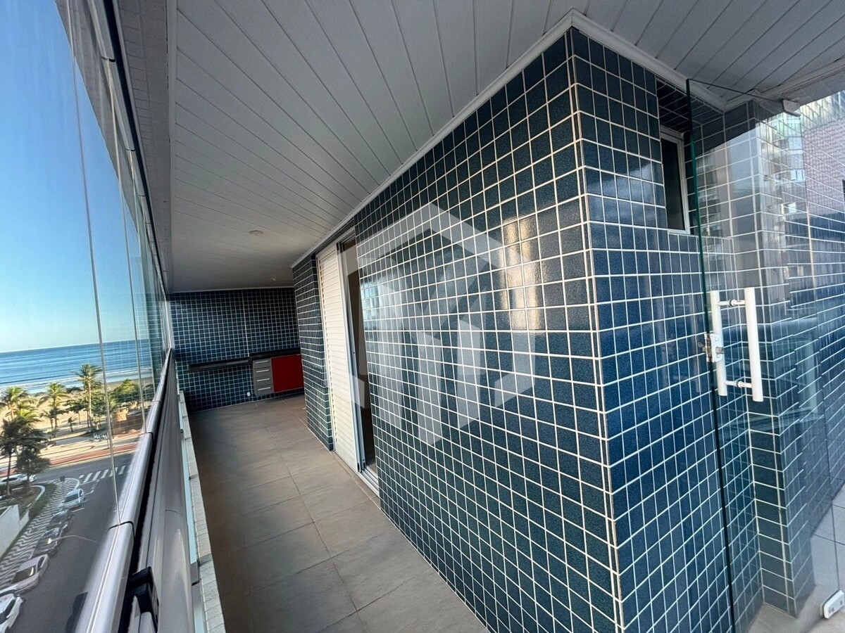 Apartamento no Canto do Forte 100 metros da praia