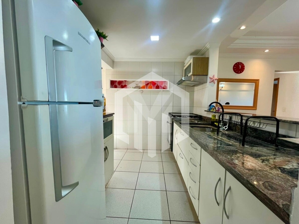 Apartamento de 72 m² na Guilhermina com 2 dormitórios, suíte, piscina e vista para o mar