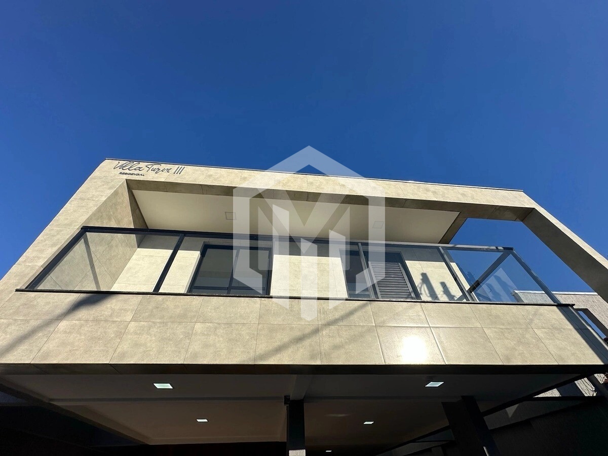 Casa moderna com 2 dormitórios, churrasqueira e vaga no Jardim Imperador, Praia Grande/SP