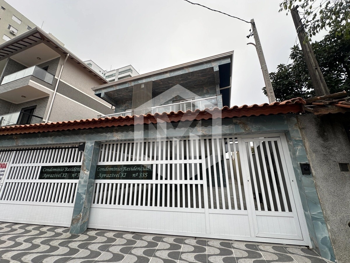 Sobrado em Condomínio na Aviação a 300m da Praia, 2 dormitórios e vaga de garagem