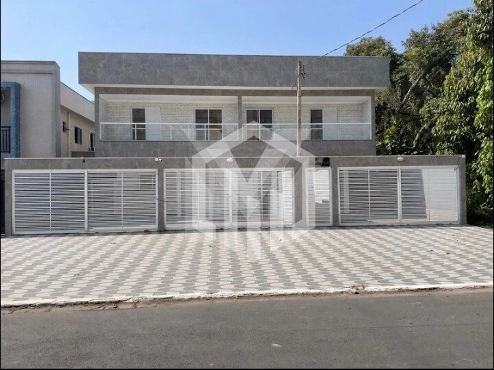 Casa em condomínio no Tude Bastos com 2 dormitórios, sacada e vaga em Praia Grande