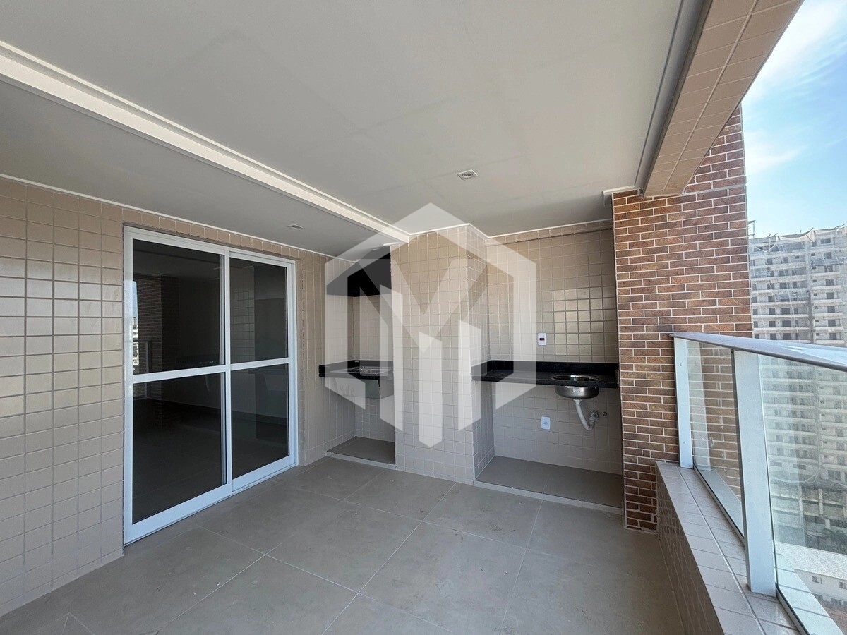 Apartamento de 126m² com 3 quartos, 2 suítes, 3 vagas e sacada gourmet na Guilhermina, Praia Grande