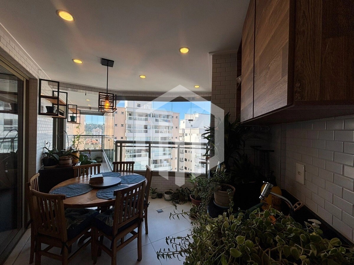 Apartamento 102m² com 2 suítes, sacada gourmet, piscina e 2 vagas no Canto do Forte, Praia Grande