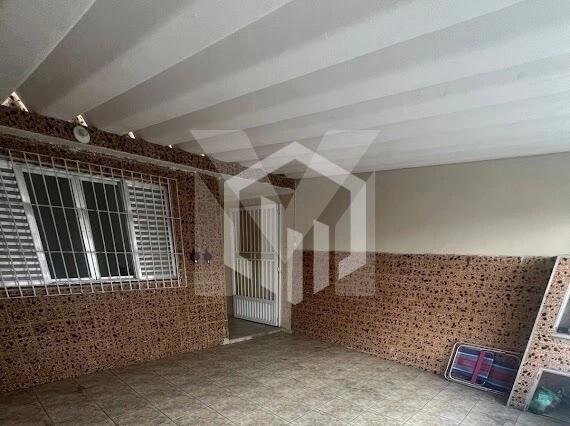 Casa de 2 dormitórios com suíte no Maracanã, 2 vagas e documentação em ordem