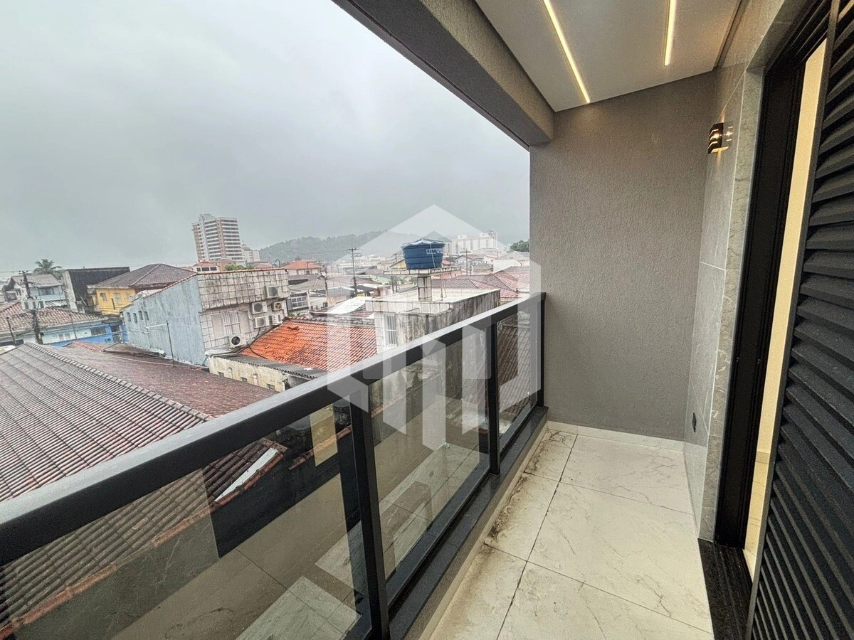 Triplex de 204m² com 4 suítes, piscina e vista livre no Boqueirão, Praia Grande