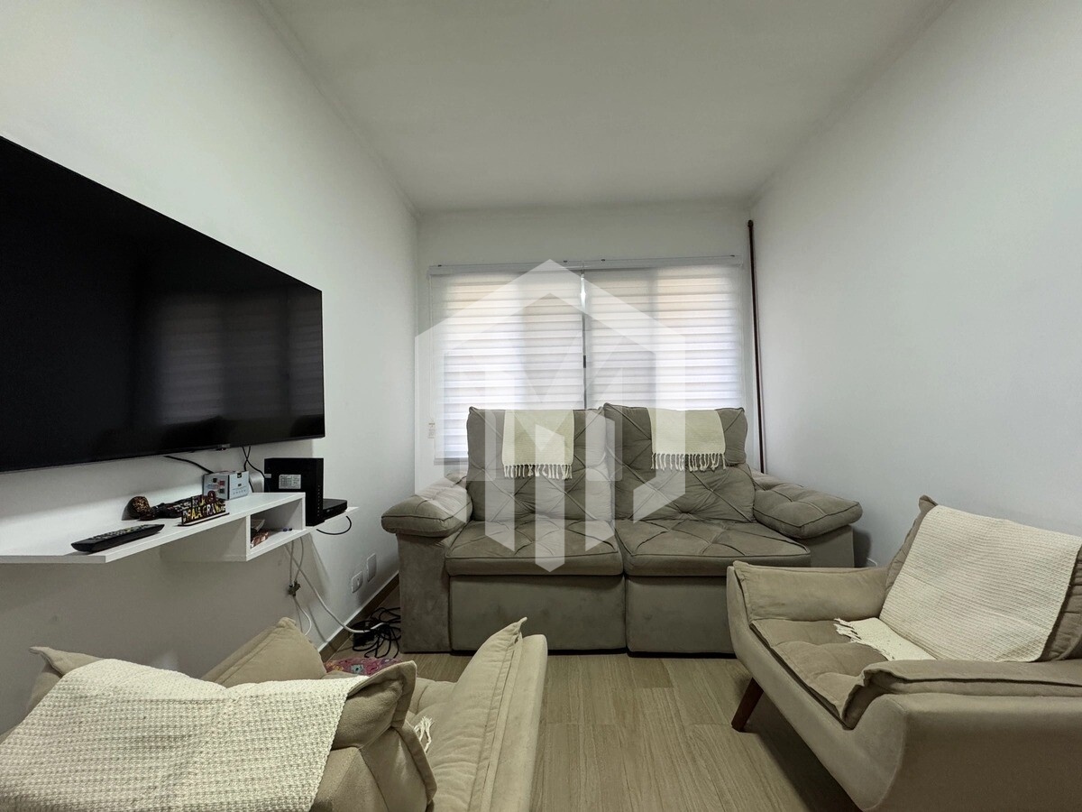 Apartamento de 2 dormitórios em Caiçara, Praia Grande, com piscina e vaga coletiva