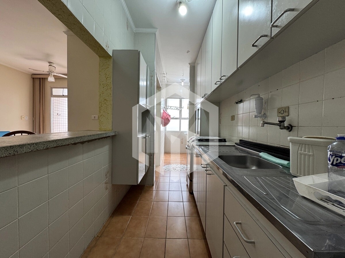 Apartamento de 2 dormitórios com sacada gourmet em Caiçara, Praia Grande