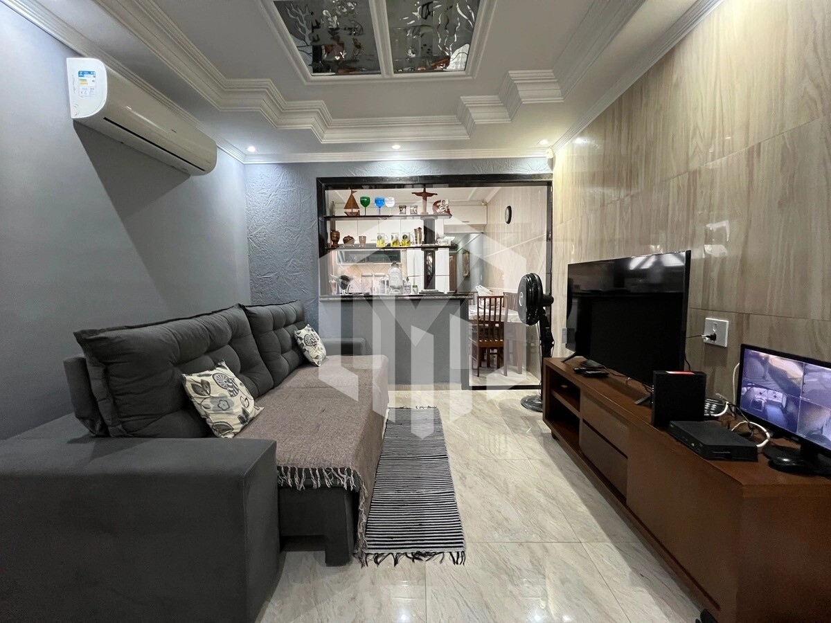 Casa de 2 dormitórios com suíte no Maracanã, Praia Grande-SP