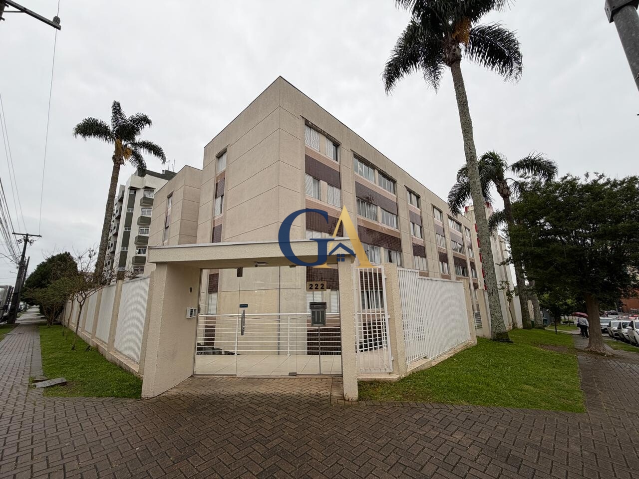 Apartamento mobiliado com suíte e vaga no Ahú, Curitiba